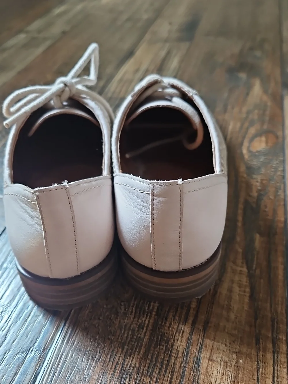 Lucky Brand Ivory Leather Women’s Casual Lace-Up Oxford Shoes